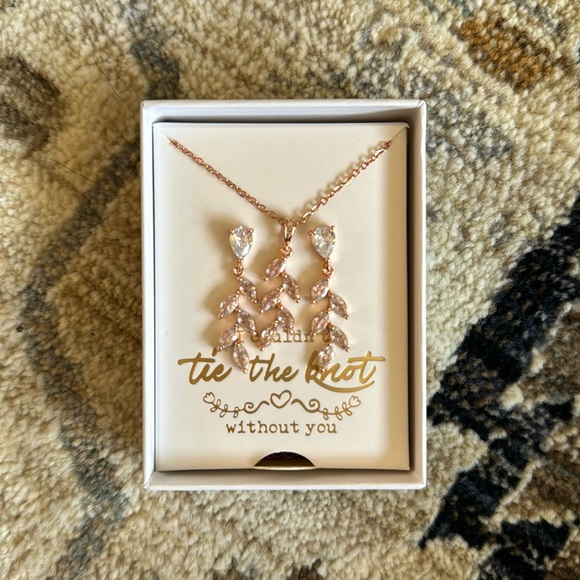 Earring/Necklace Matching Set - Picture 1 of 4